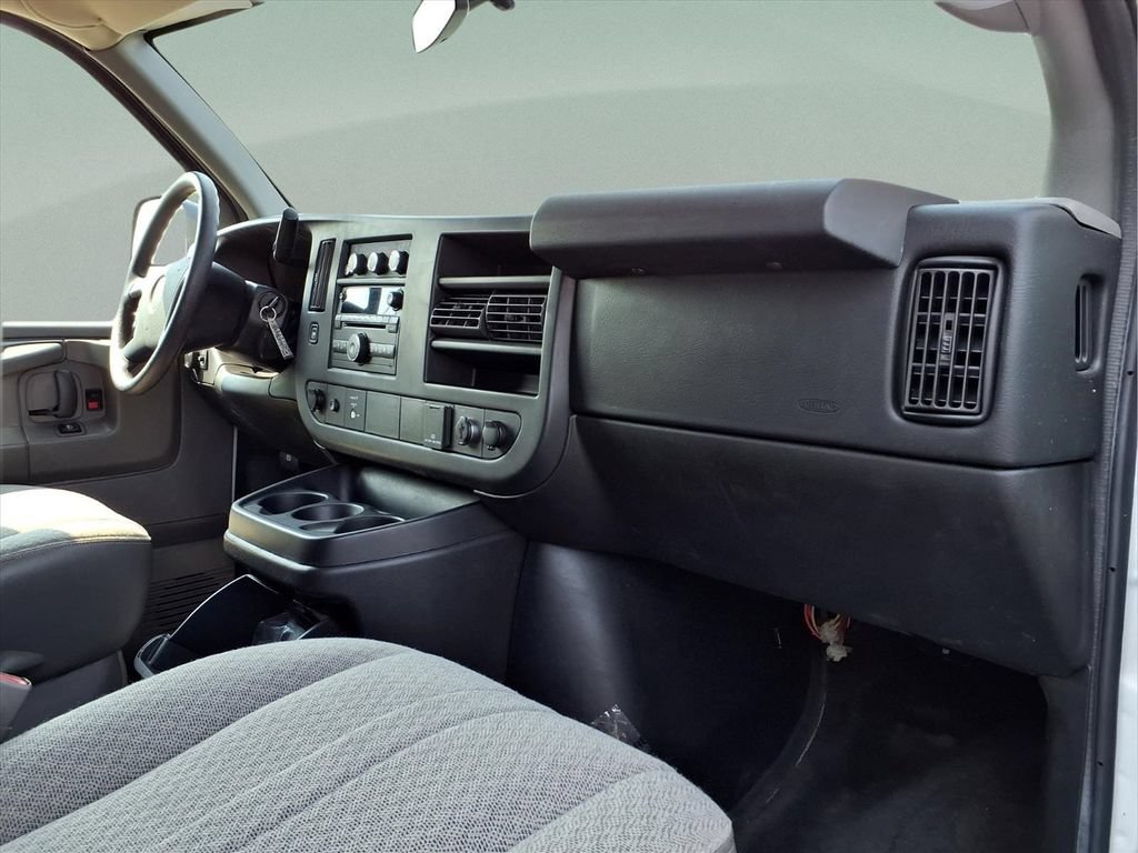 Used 2015 Chevrolet Express 3500 LT w/ LT Preferred Equipment Group RWD image 20