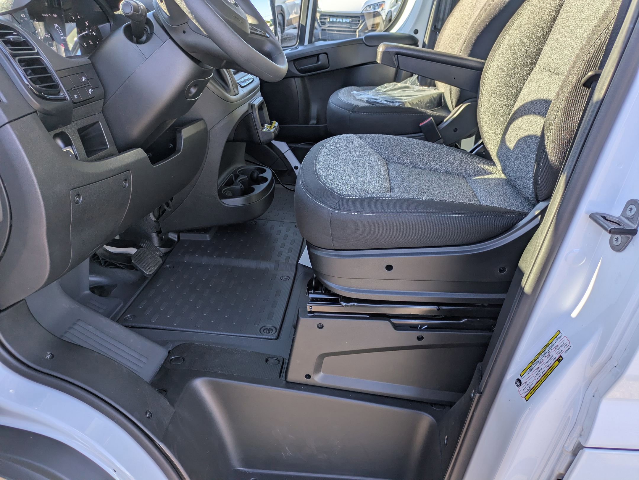 New 2026 RAM ProMaster 1500 w/ Convenience Group FWD image 12