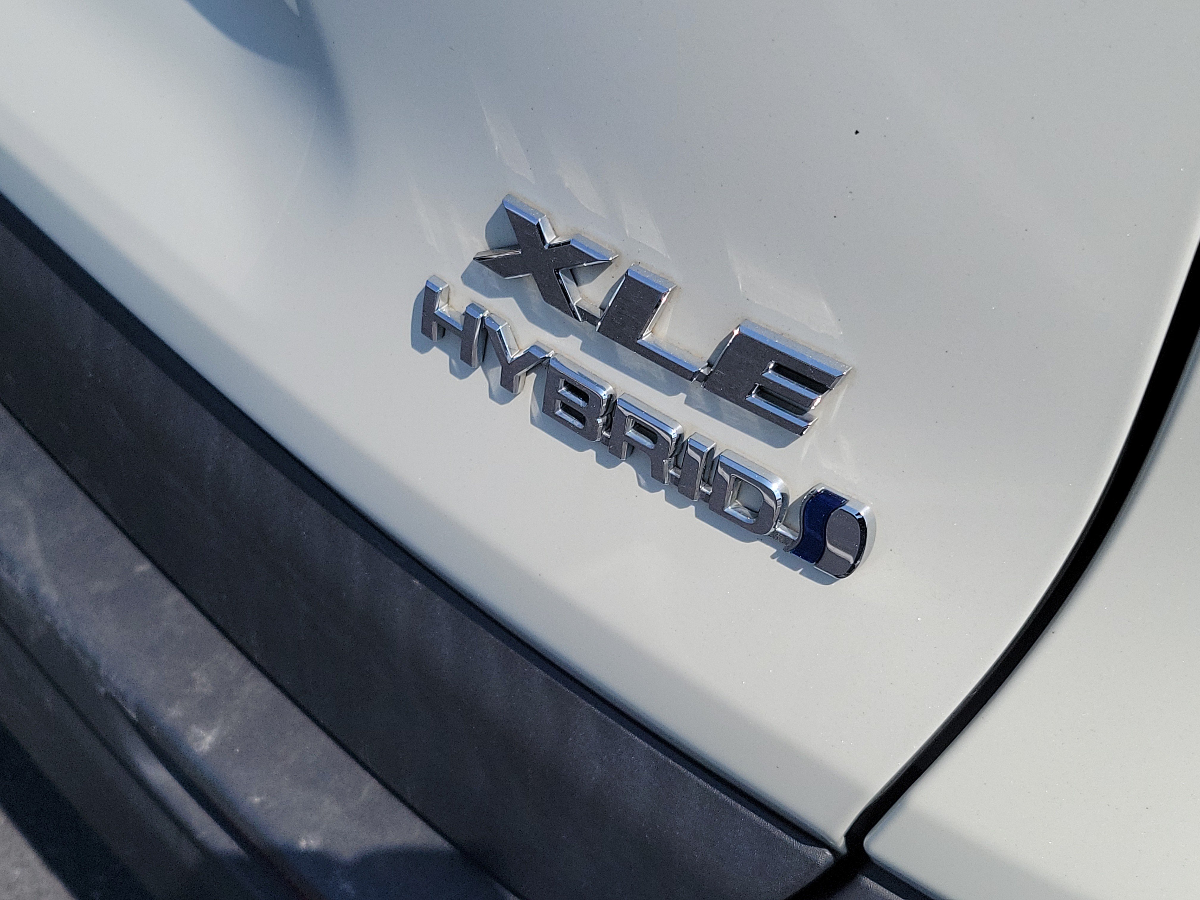 Certified 2021 Toyota RAV4 XLE Premium AWD/4WD image 8