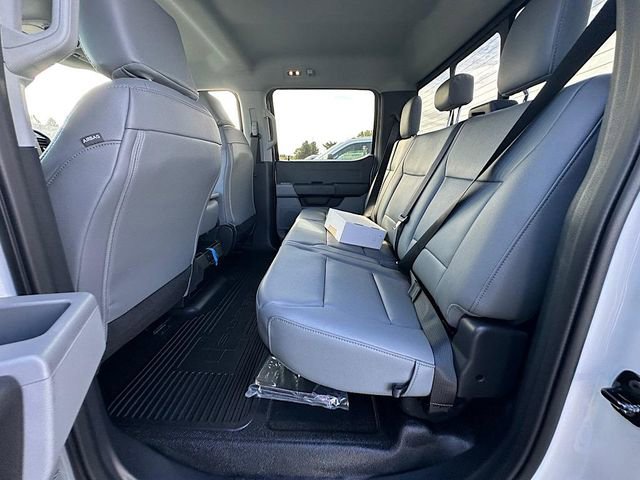 New 2026 Ford F550 4x4 Crew Cab image 14