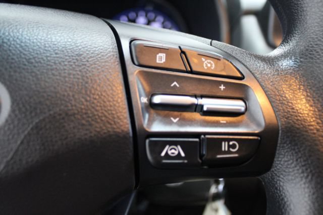 Used 2023 Hyundai Kona SE FWD image 17