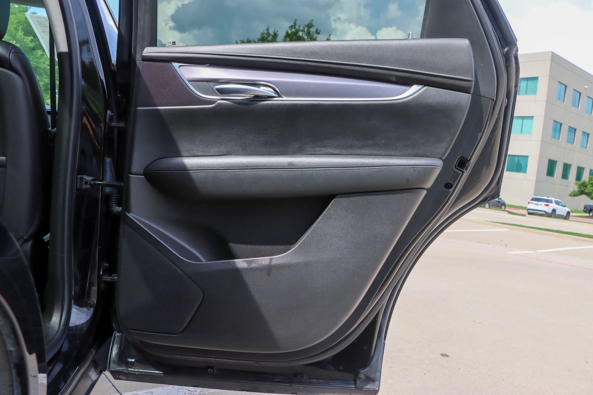 Used 2018 Cadillac XT5 Premium Luxury FWD image 11