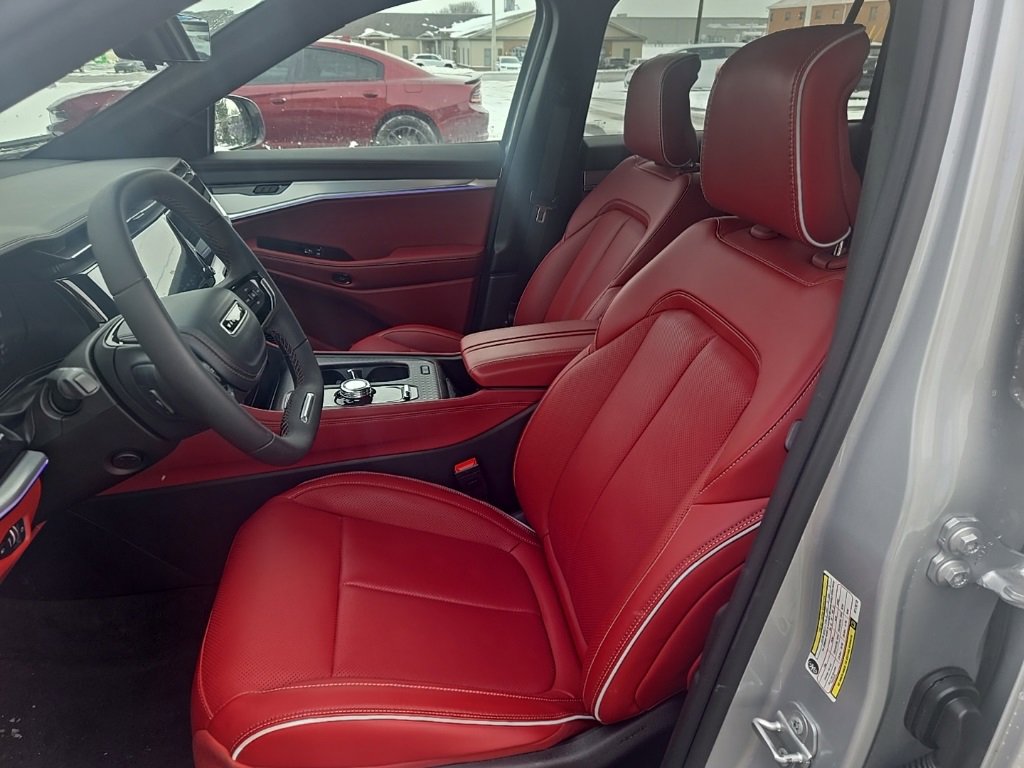 Used 2024 Jeep Wagoneer Launch Edition image 2