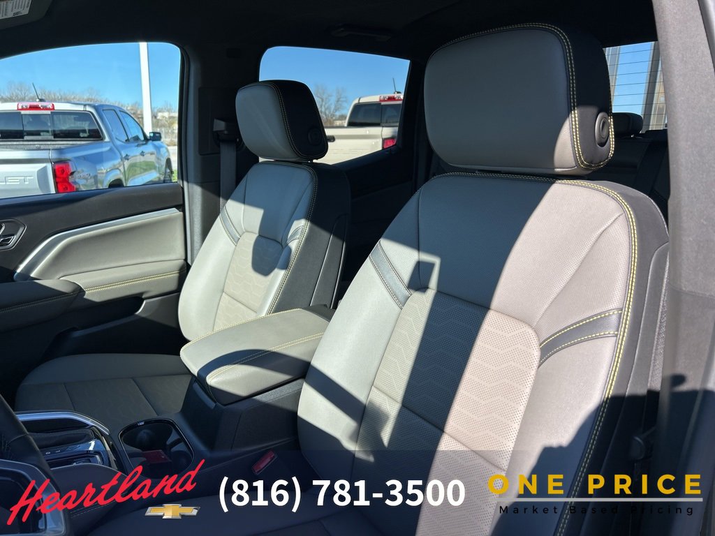 Used 2024 Chevrolet Colorado ZR2 w/ ZR2 Convenience Package III image 19