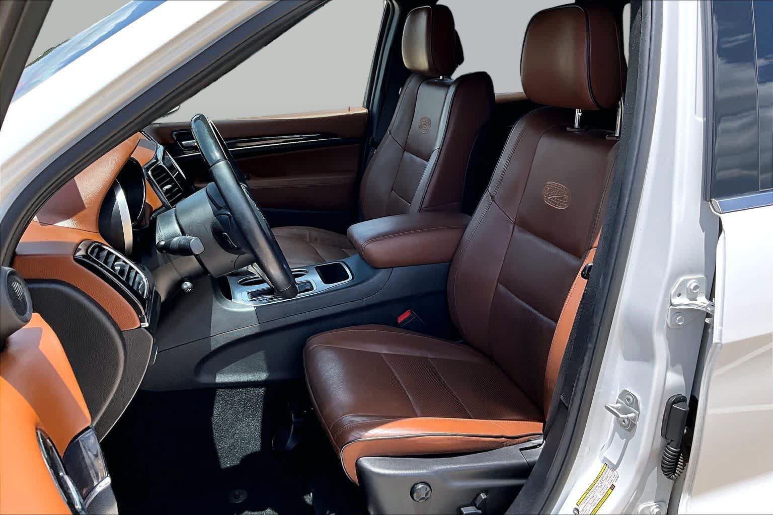 Used 2020 Jeep Grand Cherokee Overland RWD image 8