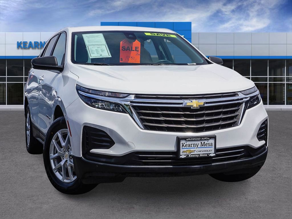 Used 2022 Chevrolet Equinox LS w/ LS Convenience Package image 2