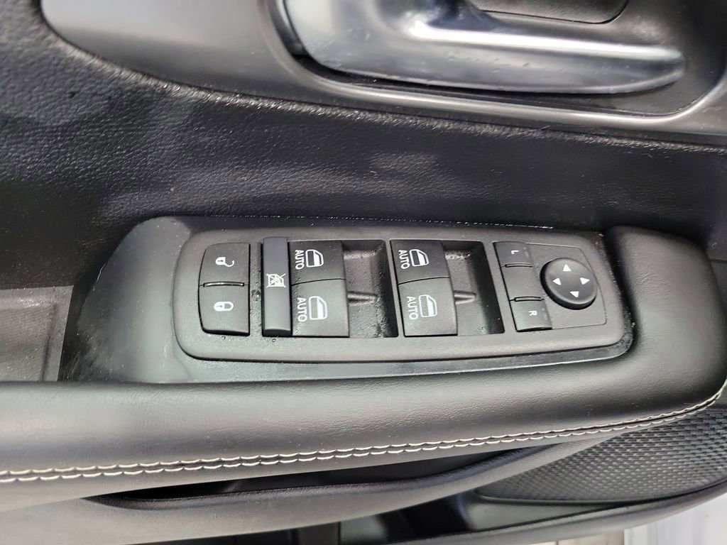 New 2026 Chrysler Voyager LX image 14