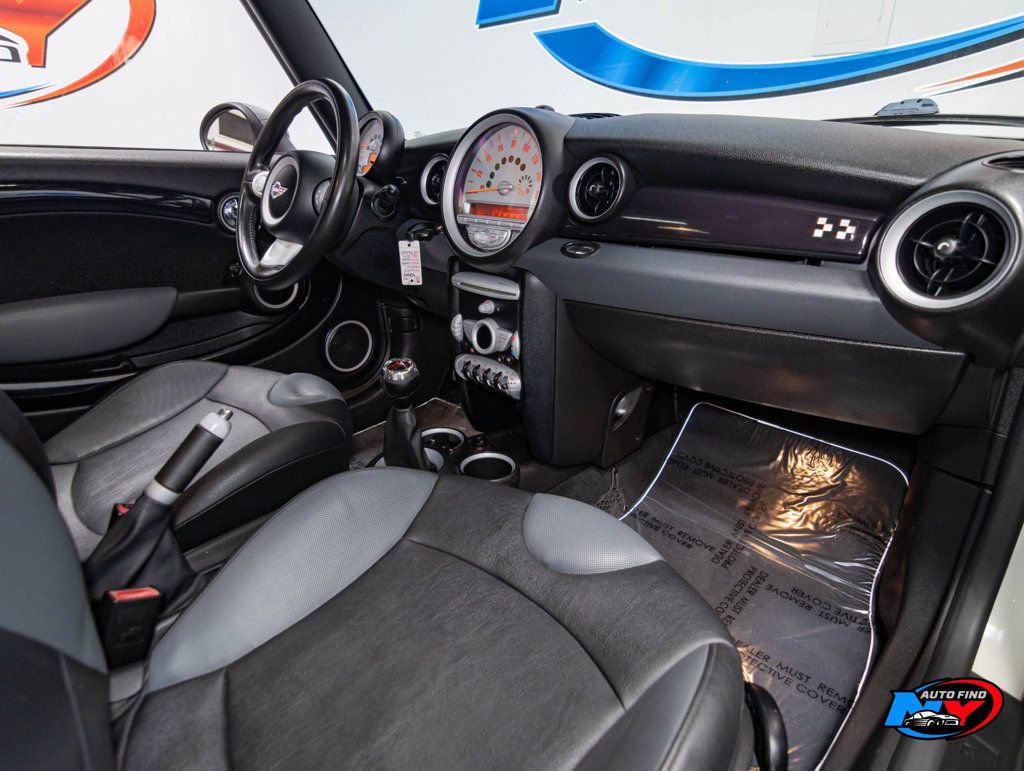 Used 2009 MINI Cooper John Cooper Works image 23