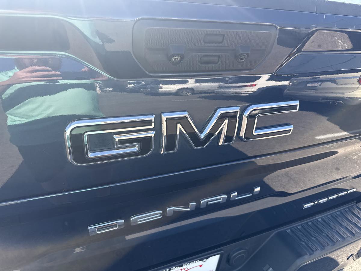 Used 2022 GMC Sierra 1500 Denali AWD/4WD image 23