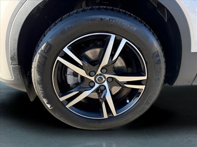 Used 2023 Volvo XC40 B5 Plus AWD/4WD image 16