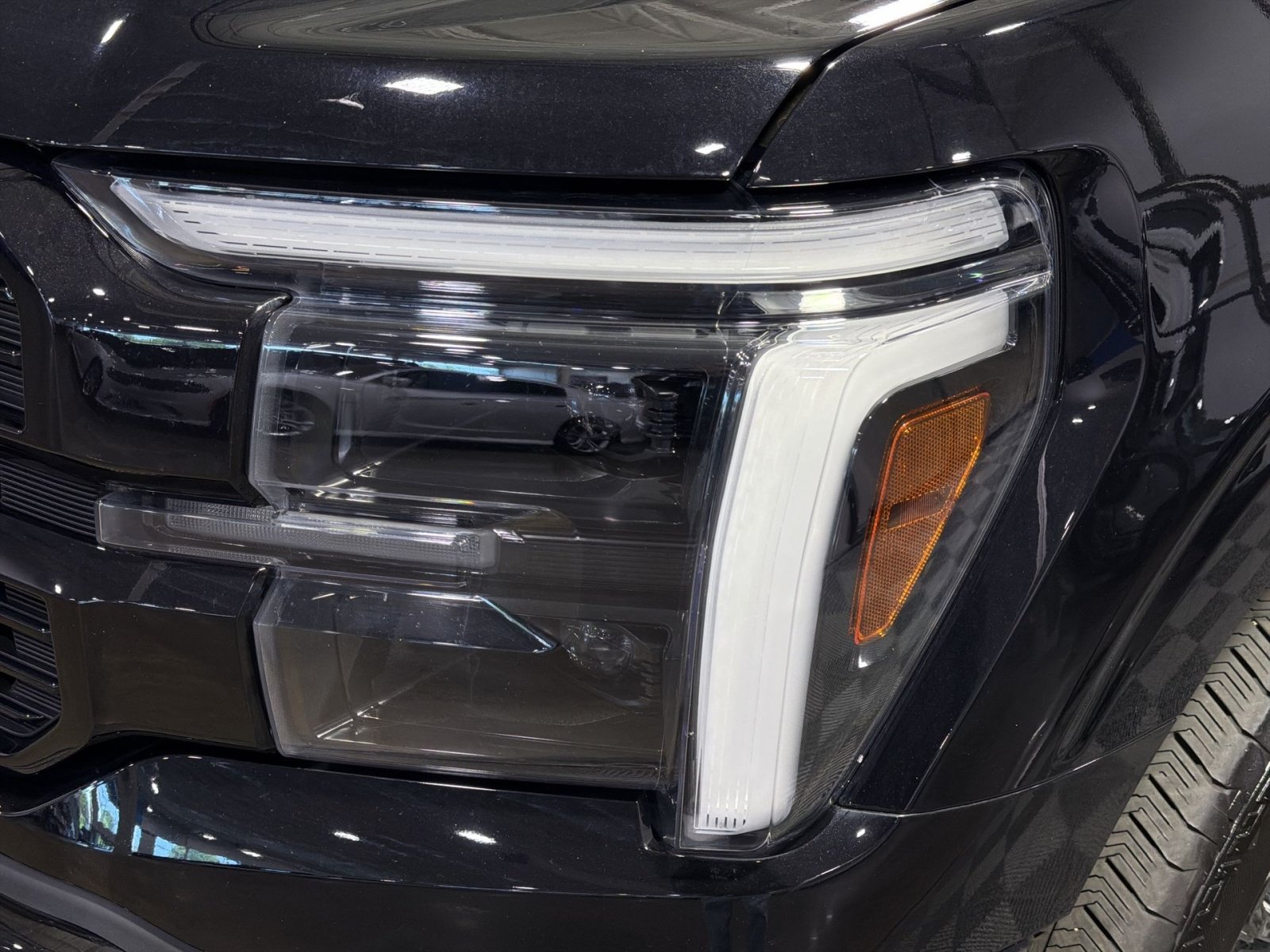 Certified 2025 Ford F150 Platinum AWD/4WD image 13