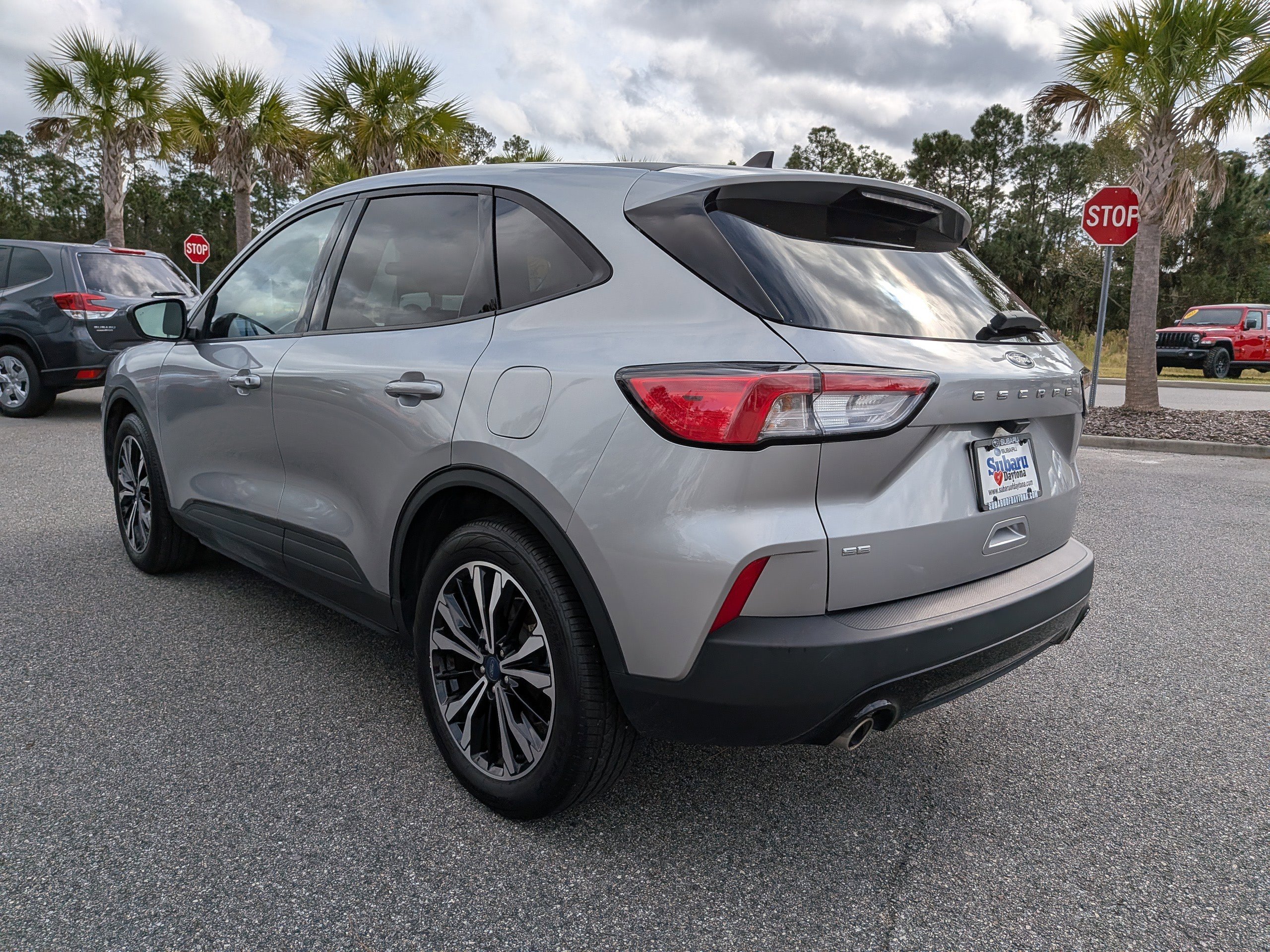 Used 2021 Ford Escape SE w/ SE Sport Appearance Package image 5