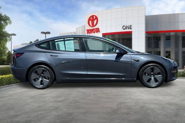 Used 2022 Tesla Model 3 Long Range AWD/4WD image 3