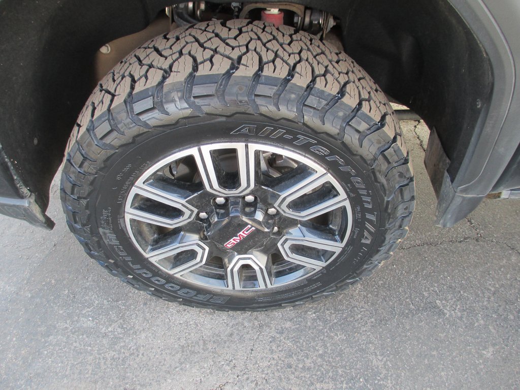 Used 2023 GMC Sierra 2500 AT4 w/ AT4 Preferred Package image 15