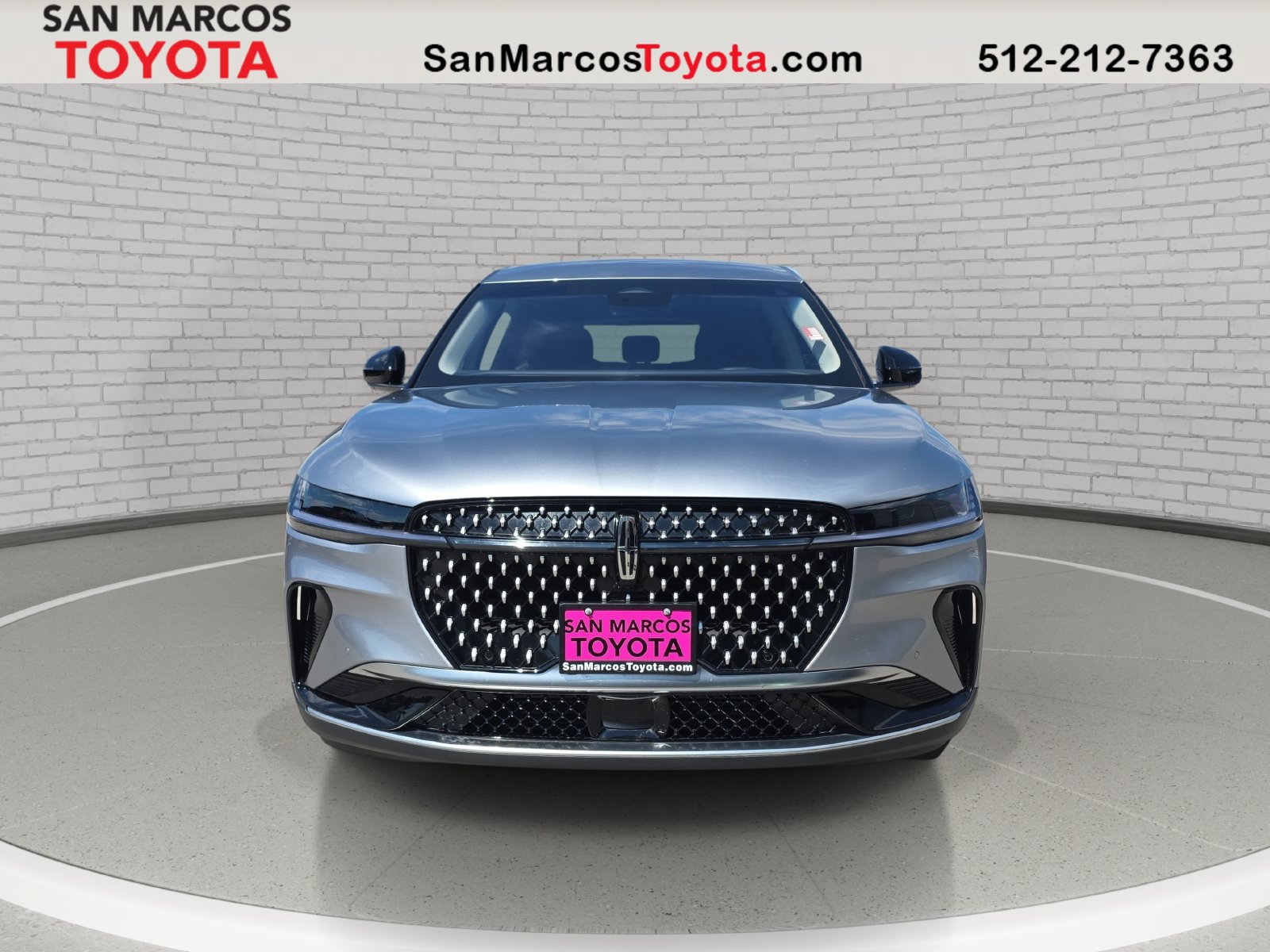 Used 2024 Lincoln Nautilus Premier AWD/4WD image 2