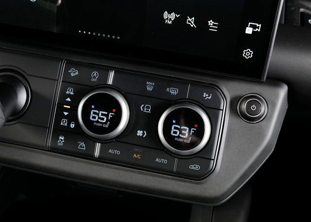 New 2026 Land Rover Defender 110 S image 19