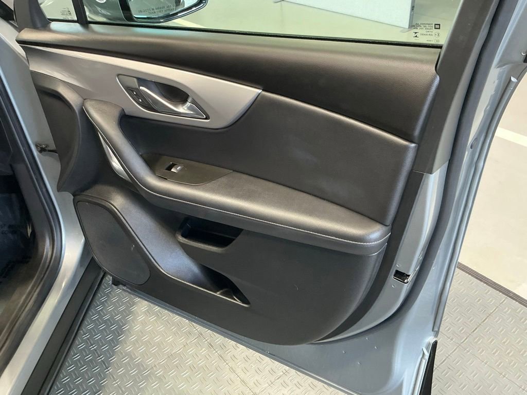Used 2025 Chevrolet Blazer LT FWD image 42