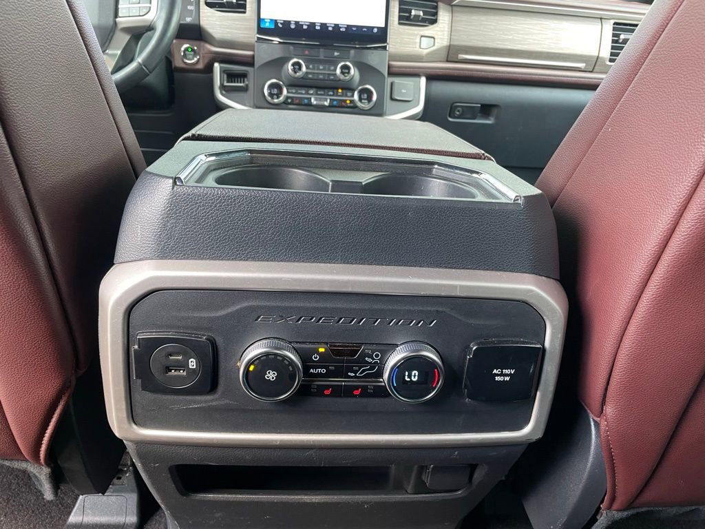 Used 2023 Ford Expedition Limited AWD/4WD image 18