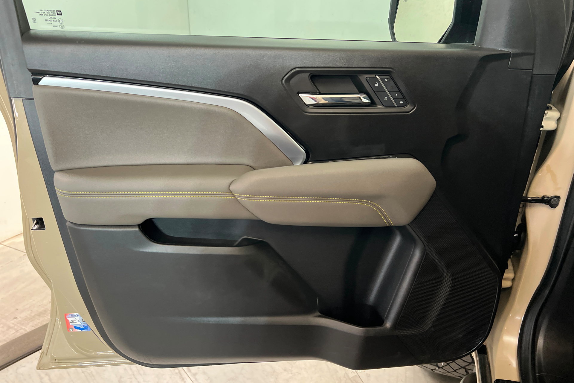 Used 2024 Chevrolet Colorado ZR2 w/ ZR2 Bison Edition AWD/4WD image 15