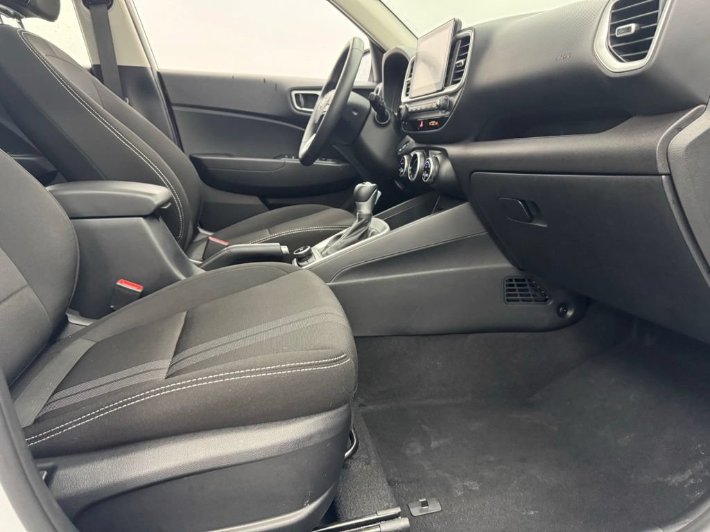 Used 2025 Hyundai Venue SEL FWD image 30