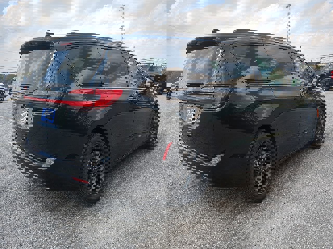 New 2026 Chrysler Pacifica Select image 3