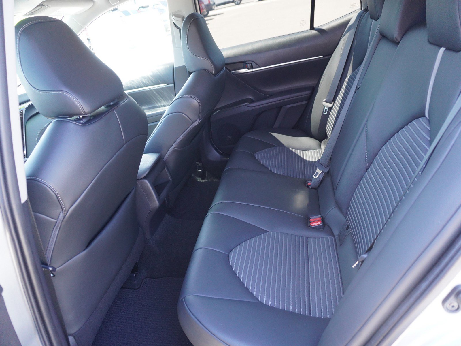Used 2021 Toyota Camry SE FWD image 13