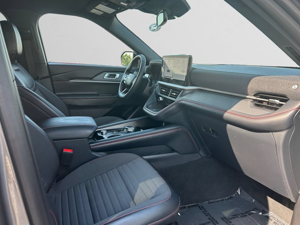 Used 2025 Ford Explorer ST-Line w/ Premium Package AWD/4WD image 17