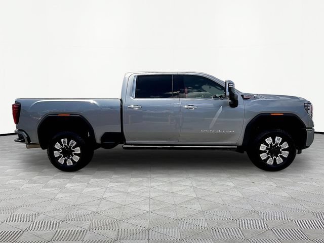 Used 2025 GMC Sierra 3500 Denali w/ Denali Reserve Package AWD/4WD image 8