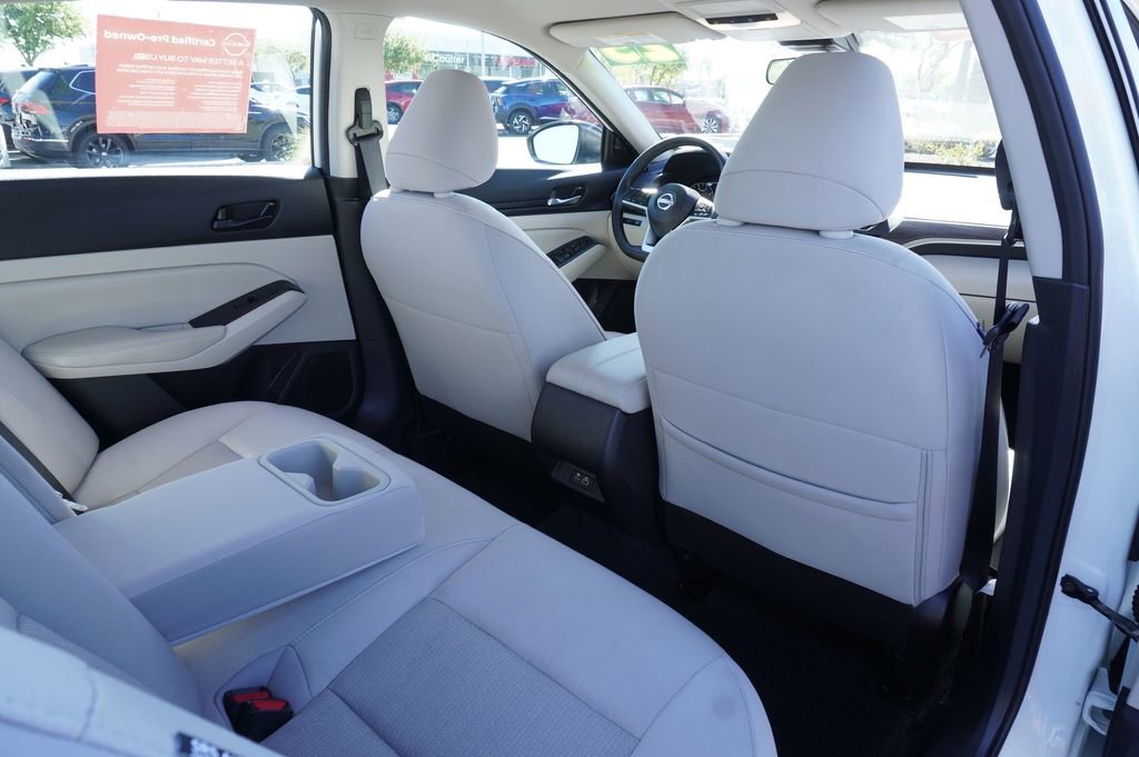 Certified 2025 Nissan Altima 2.5 SV FWD image 10