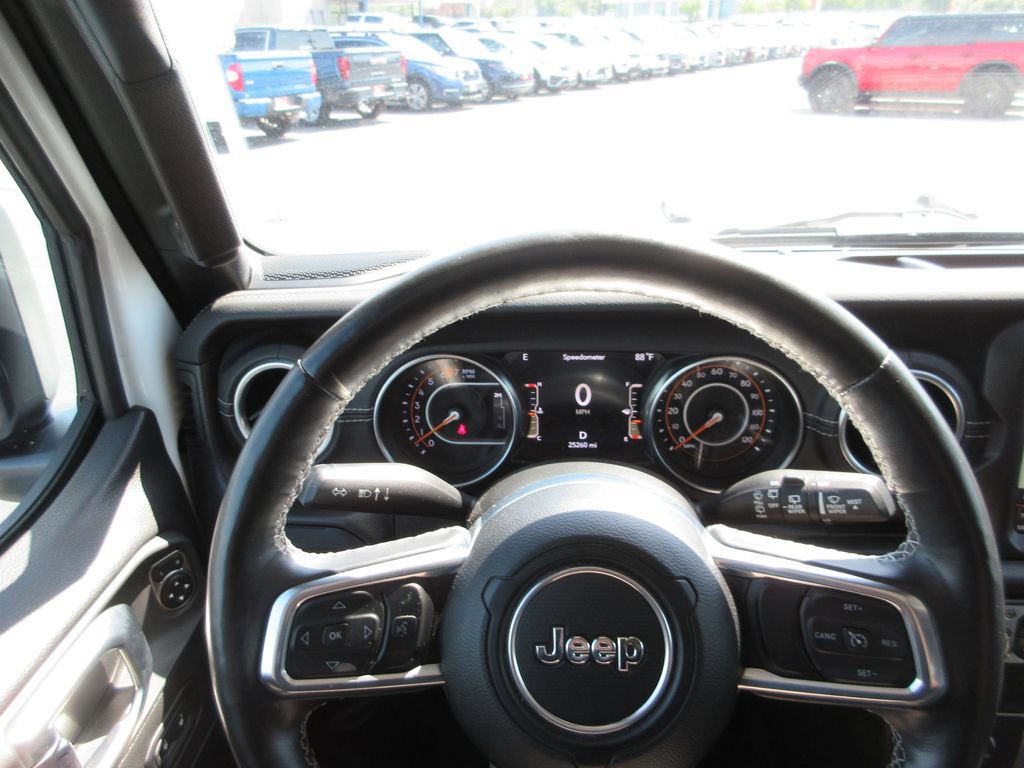 Used 2023 Jeep Wrangler Unlimited Sahara w/ LED Lighting Group AWD/4WD image 29