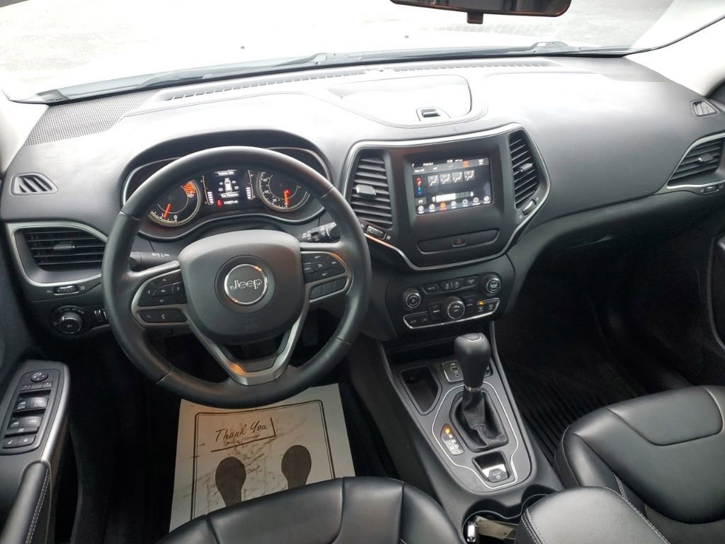 Used 2019 Jeep Cherokee Latitude Plus image 22