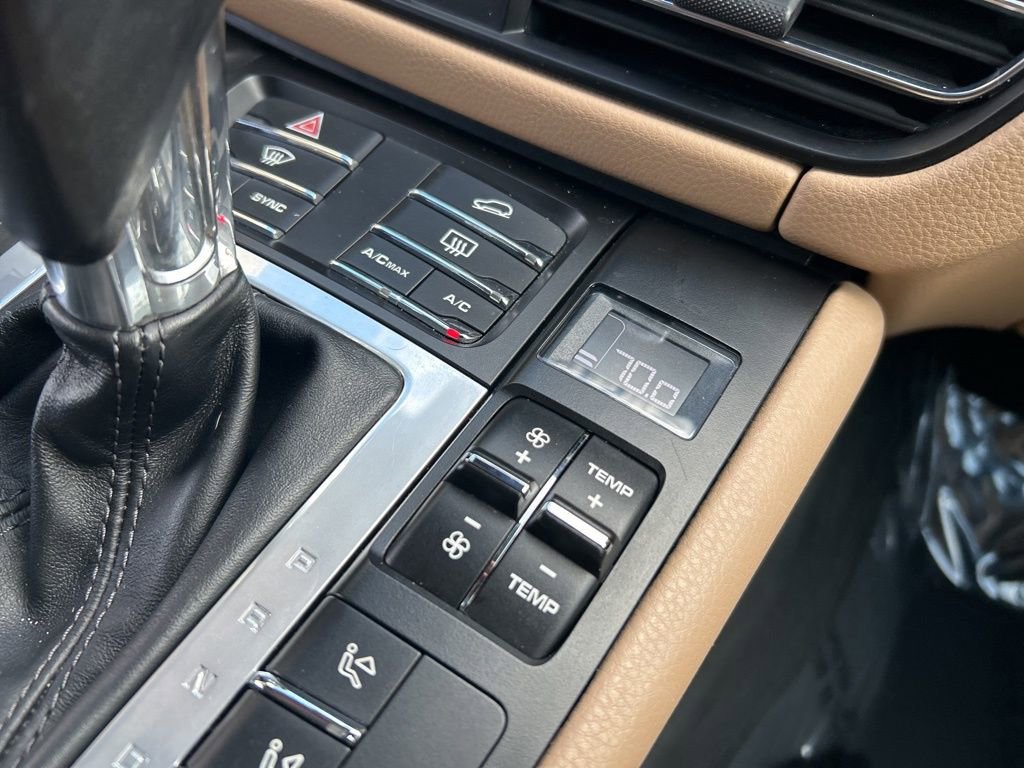 Used 2020 Porsche Macan image 48