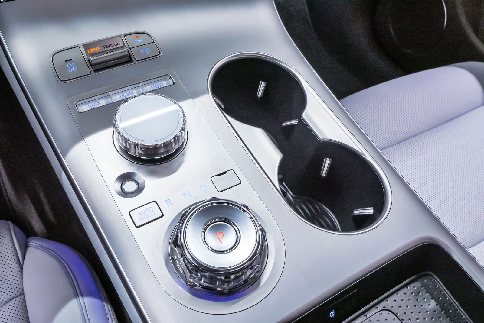 Certified 2026 Genesis GV70 2.5T Advanced image 17