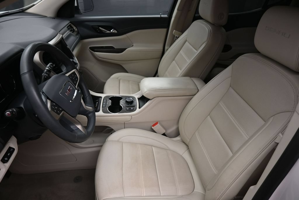 Used 2023 GMC Acadia Denali AWD/4WD image 4
