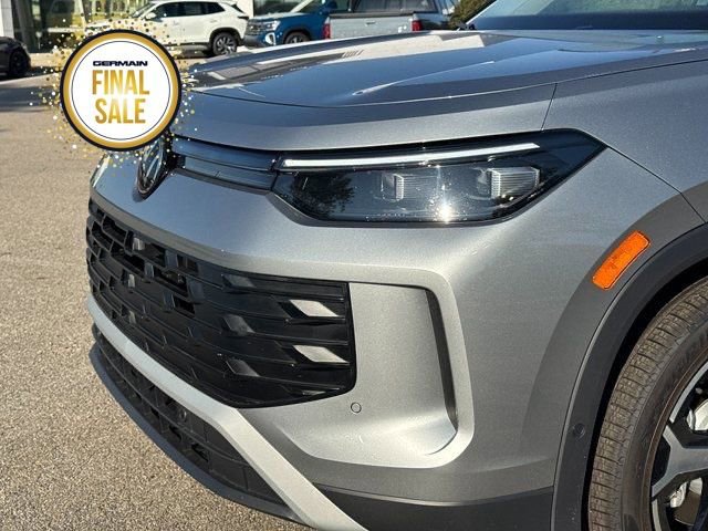 New 2025 Volkswagen Tiguan SE image 11