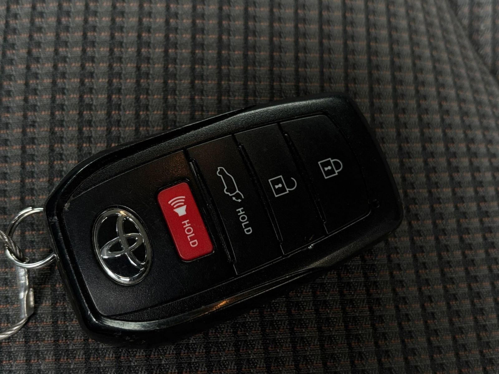 Used 2025 Toyota Highlander LE image 27
