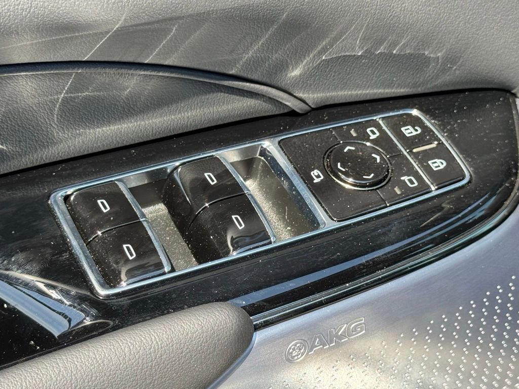 Certified 2025 Cadillac Lyriq Luxury w/ LPO, Floor Liner Package AWD/4WD image 20
