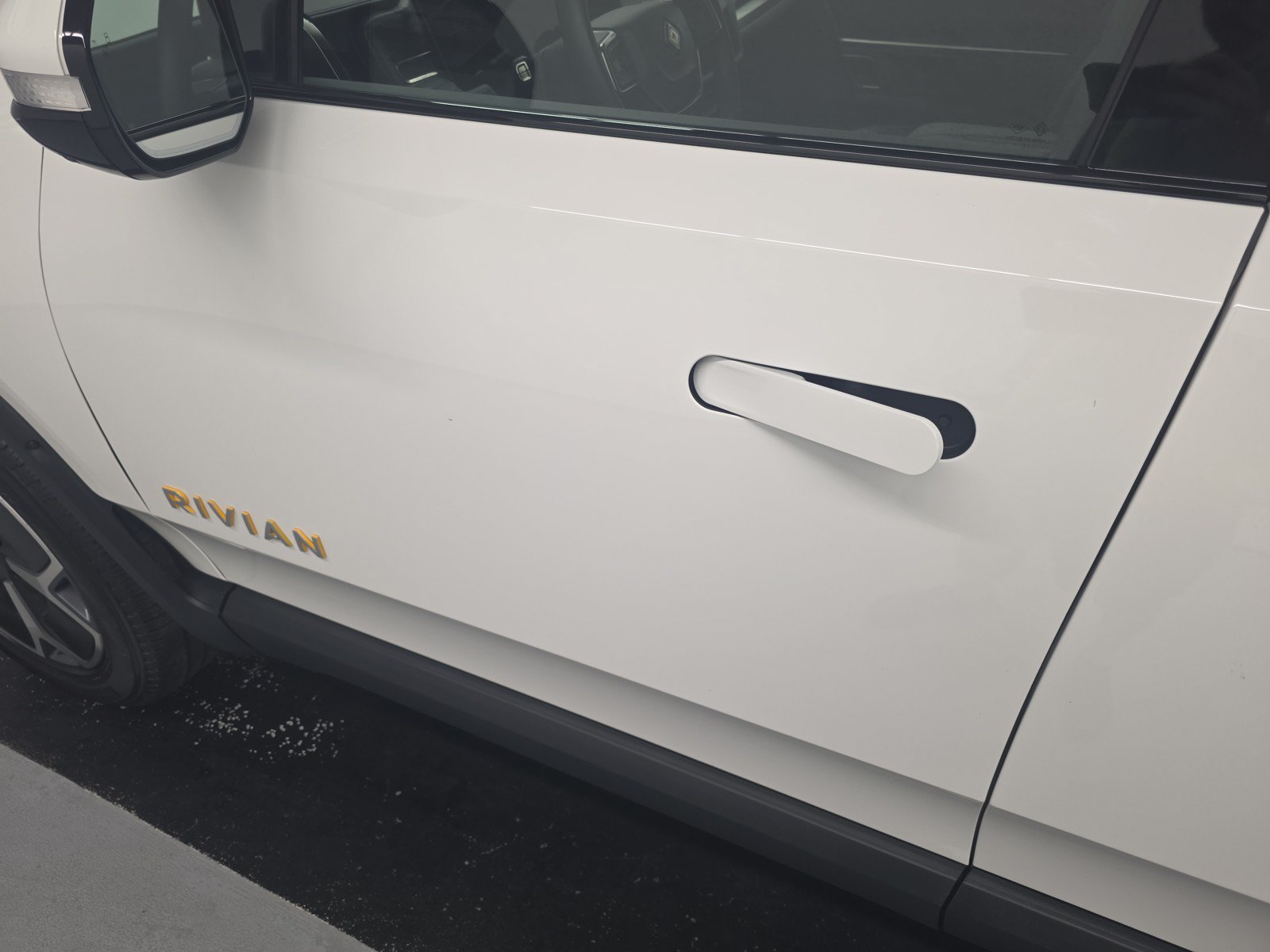 Used 2024 Rivian R1S Adventure AWD/4WD image 36
