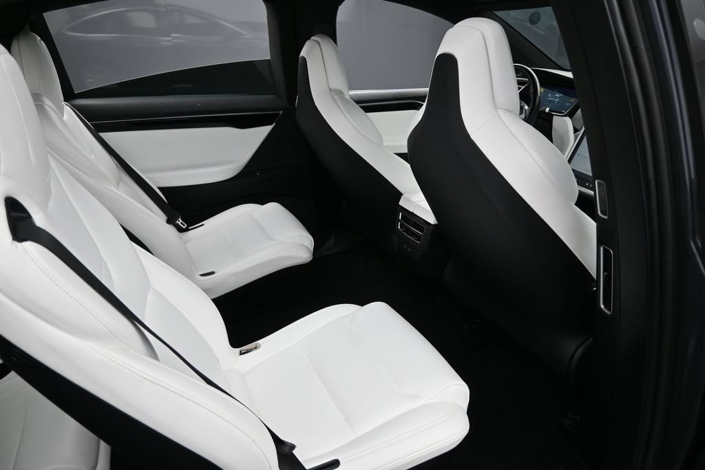 Used 2017 Tesla Model X 75D AWD/4WD image 30