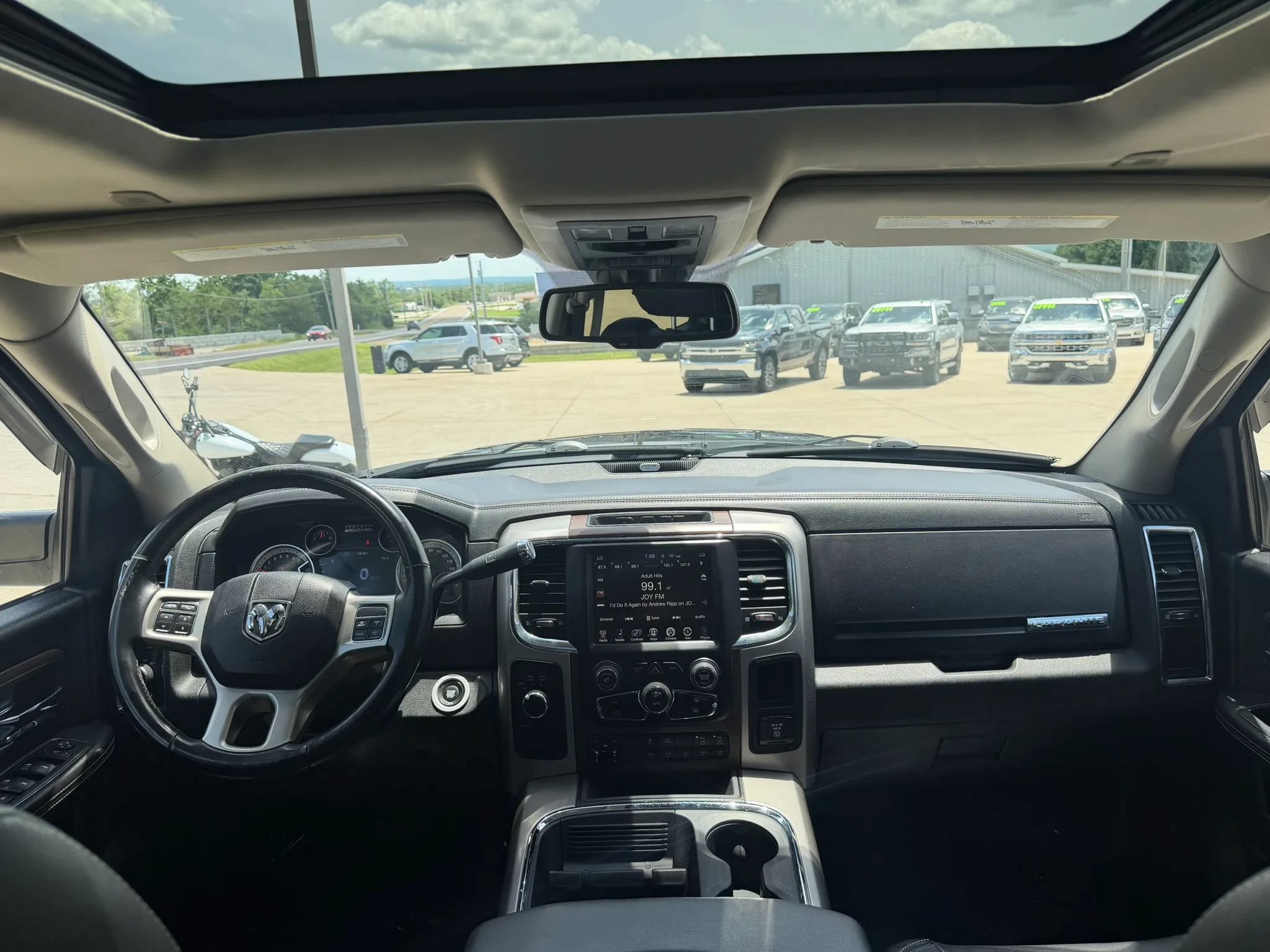 Used 2017 RAM 2500 Laramie w/ Snow Chief Group AWD/4WD image 16