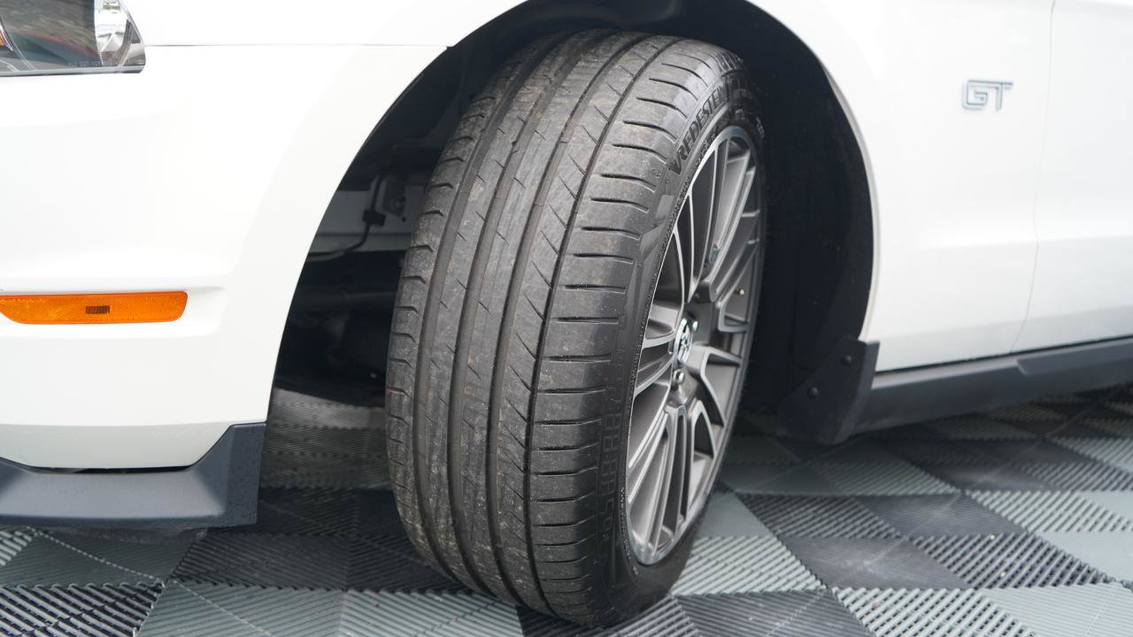 Used 2010 Ford Mustang GT RWD image 40