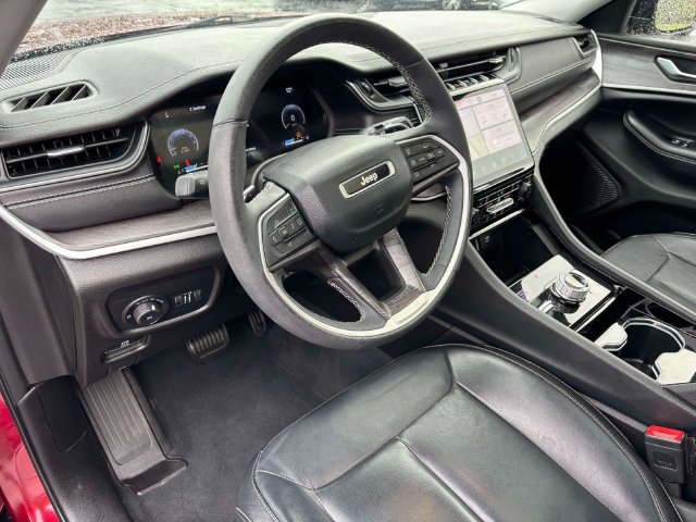 Used 2023 Jeep Grand Cherokee L Limited AWD/4WD image 13