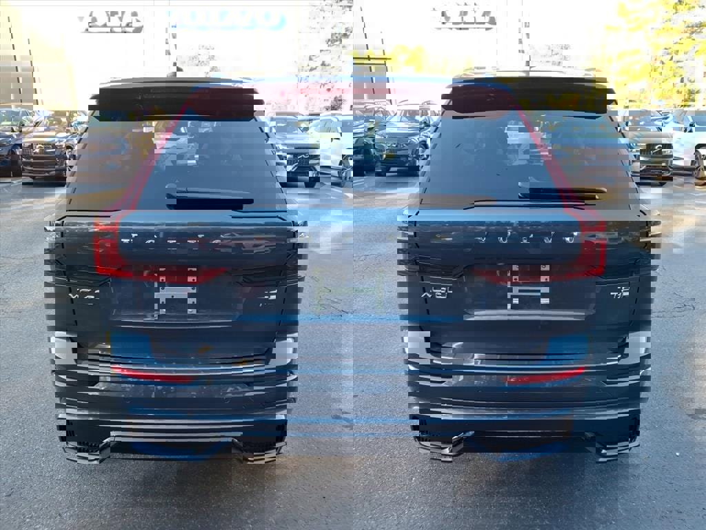 New 2026 Volvo XC60 T8 Plus w/ Protection Package Premier image 4