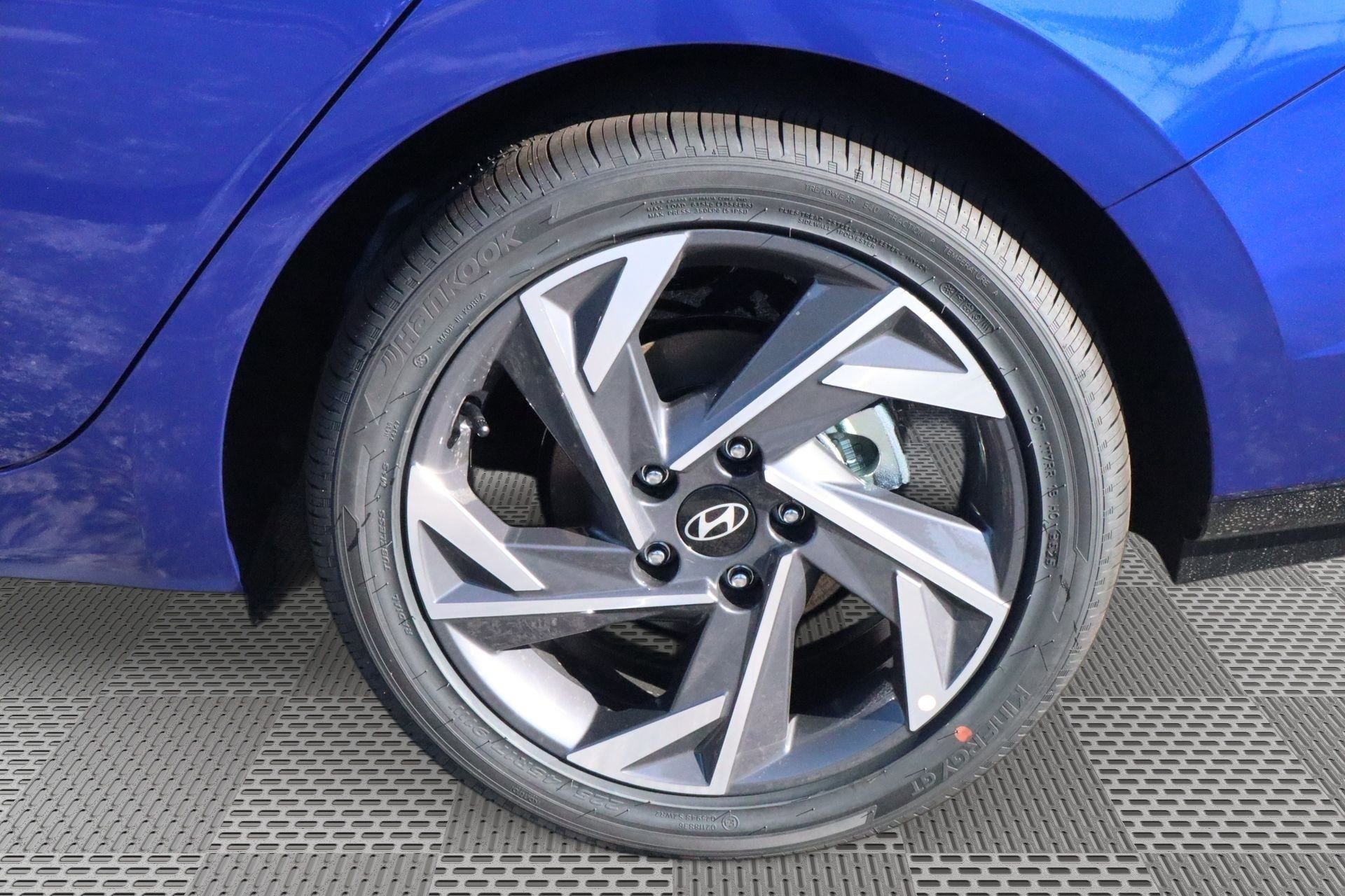 New 2026 Hyundai Elantra Limited image 5