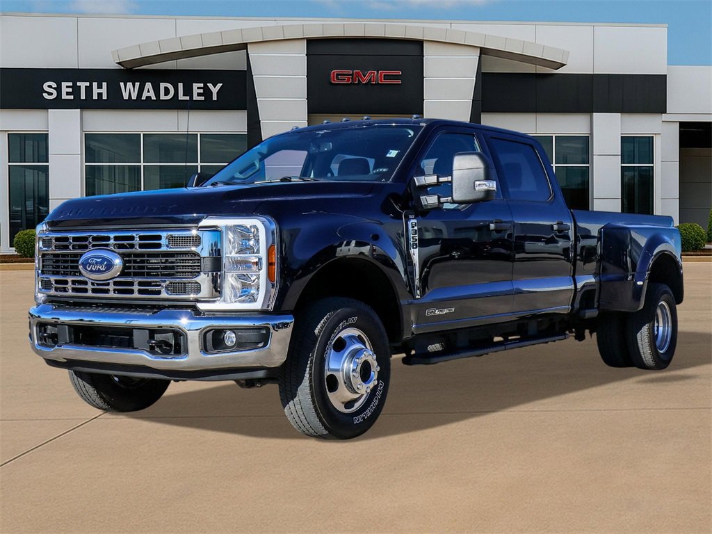 Used 2023 Ford F350 XLT image 3