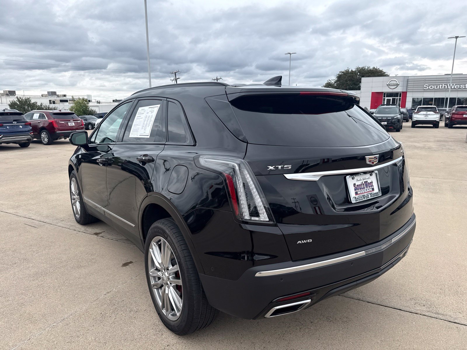 Used 2023 Cadillac XT5 Sportv w/ Technology Package AWD/4WD image 7