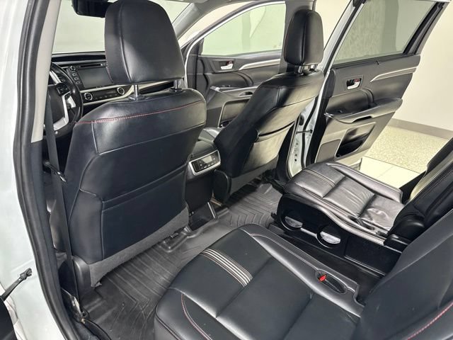 Used 2019 Toyota Highlander SE AWD/4WD image 28