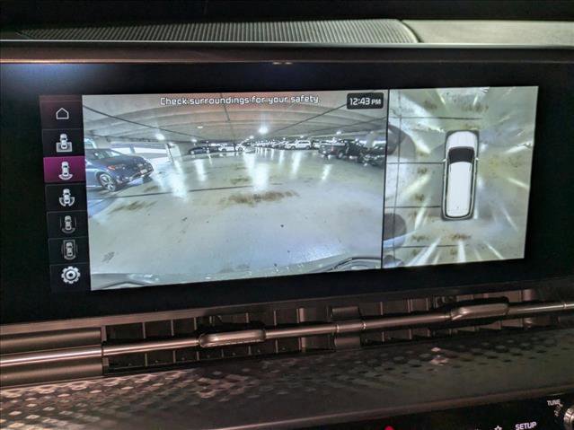 Used 2023 Kia Carnival SX Prestige image 13