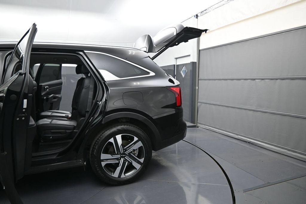 Used 2023 Kia Sorento EX AWD/4WD image 12