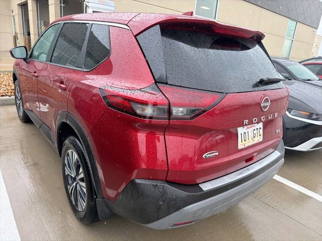 Used 2023 Nissan Rogue SV image 3